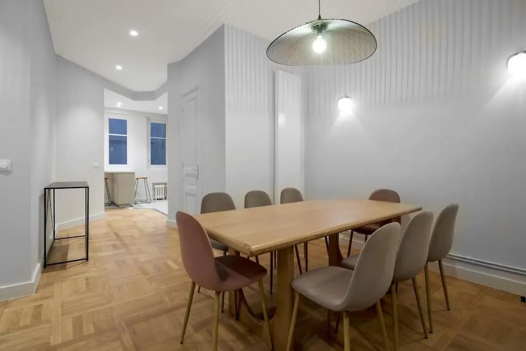דירה פריז B.Appart 6Pers#2Bedrooms#Victorhugo#Arcdetriomphe צרפת