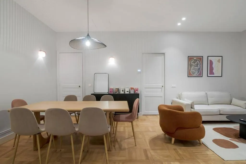 B.Appart 6Pers#2Bedrooms#Victorhugo#Arcdetriomphe contacts